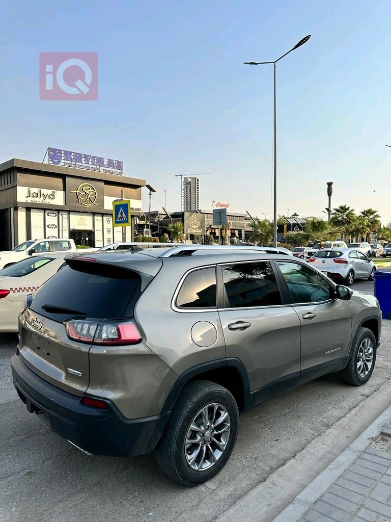 Jeep Cherokee